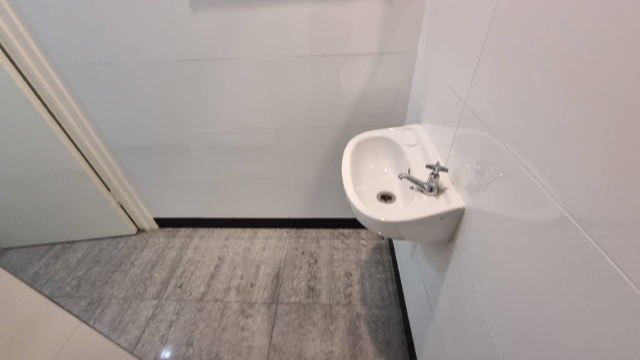 To Let commercial Property for Rent in Observatory Western Cape